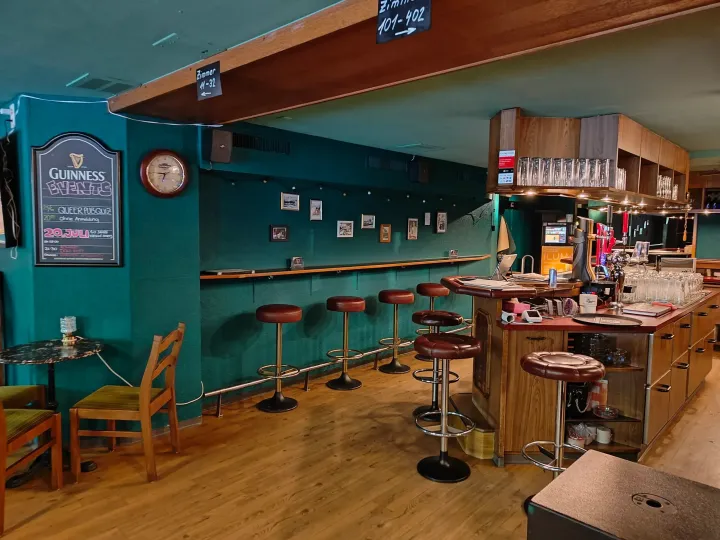 UFO Bar