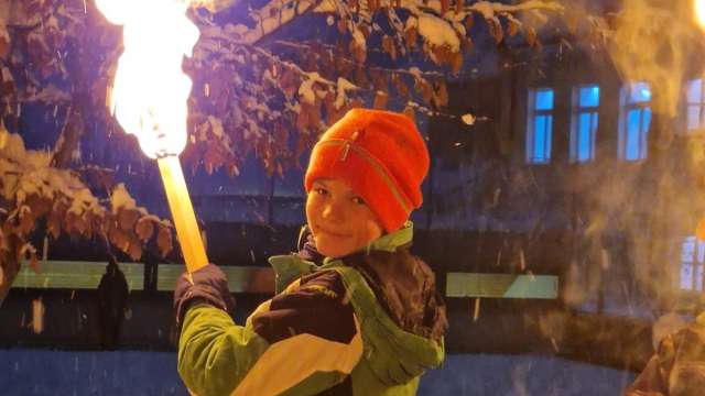 Chlausmarkt und Chlausumzug Netstal 